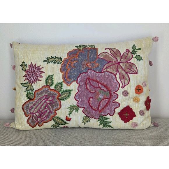 Pier 1 Decorative Pillow Embroidered Red Floral Flowers Gold Glitter Crochet - Picture 1 of 6